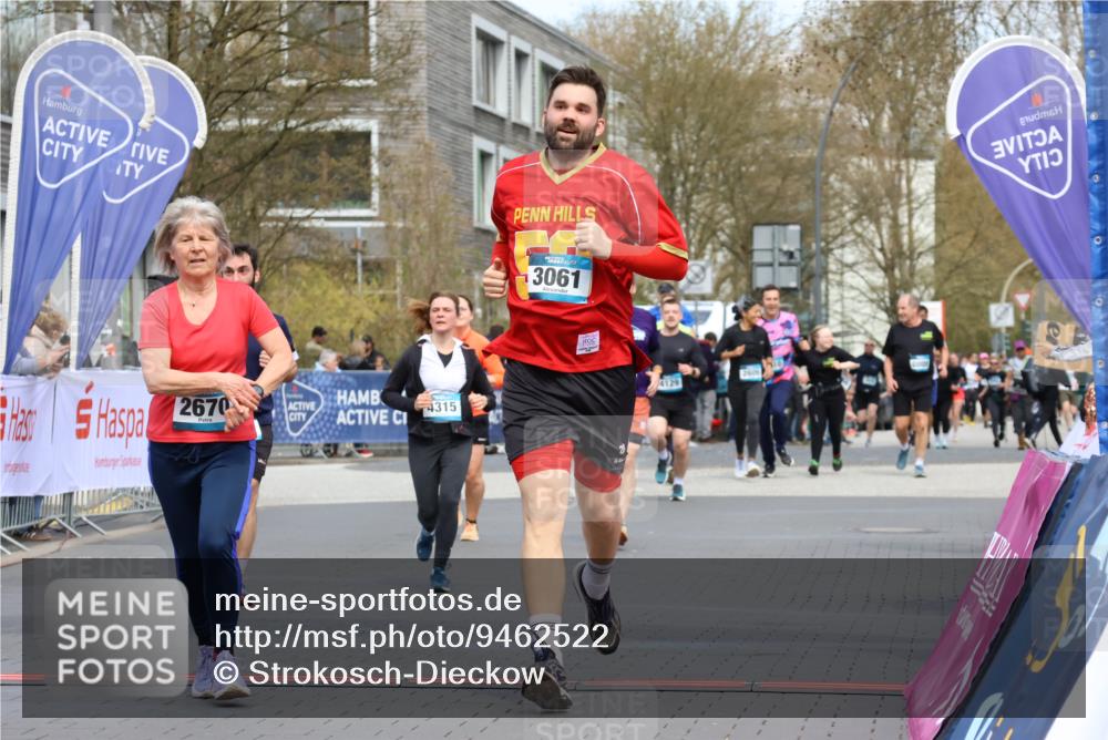12.04.2026 - 45. Internationalen Wilhelmsburger Insellauf Strokosch-Dieckow http://msf.ph/oto/9462522 12.04.2026 13:17:37 Ziel 2670, 3061, 3281, 4315, 4867 meine-sportfotos.de