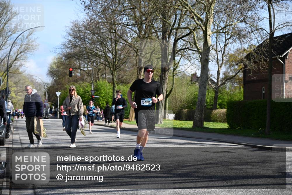 12.04.2026 - 45. Internationalen Wilhelmsburger Insellauf J. Mangold http://msf.ph/oto/9462523 12.04.2026 10:49:37 Ziel 4715, 2392, 3036, 2048, 3357, 2655, 5441, 3546, 2618, 2176, 2054, 3329, 3459, 4855, 4929, 4929, 4634, 3186, 3326, 3556, 3228, 5041, 5033, 4435 meine-sportfotos.de