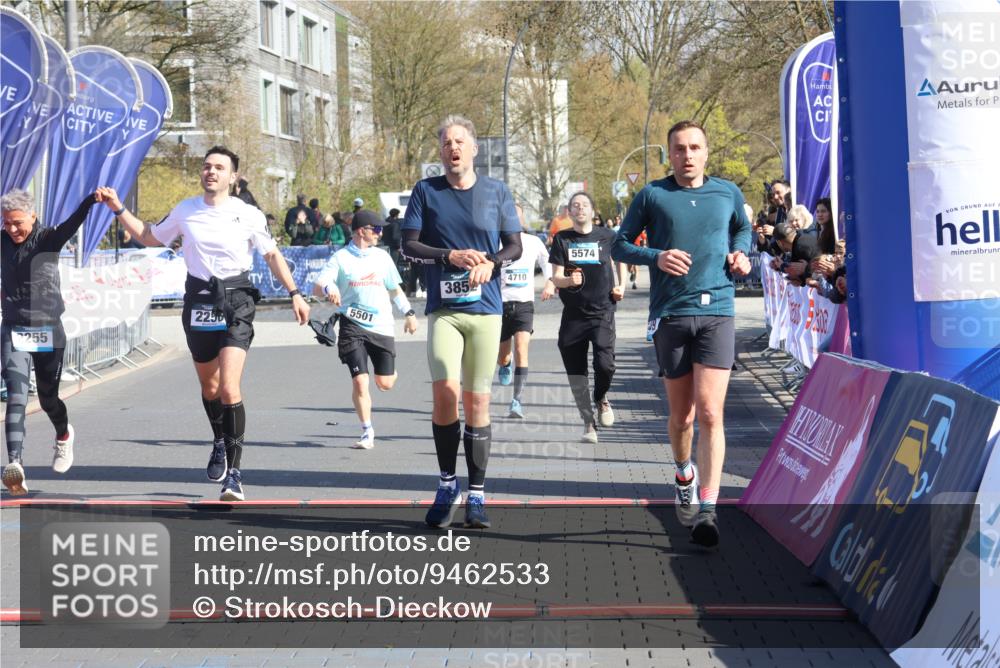 12.04.2026 - 45. Internationalen Wilhelmsburger Insellauf Strokosch-Dieckow http://msf.ph/oto/9462533 12.04.2026 10:52:44 Ziel 3852, 2239, 2256, 2255, 5501, 5574, 4710 meine-sportfotos.de