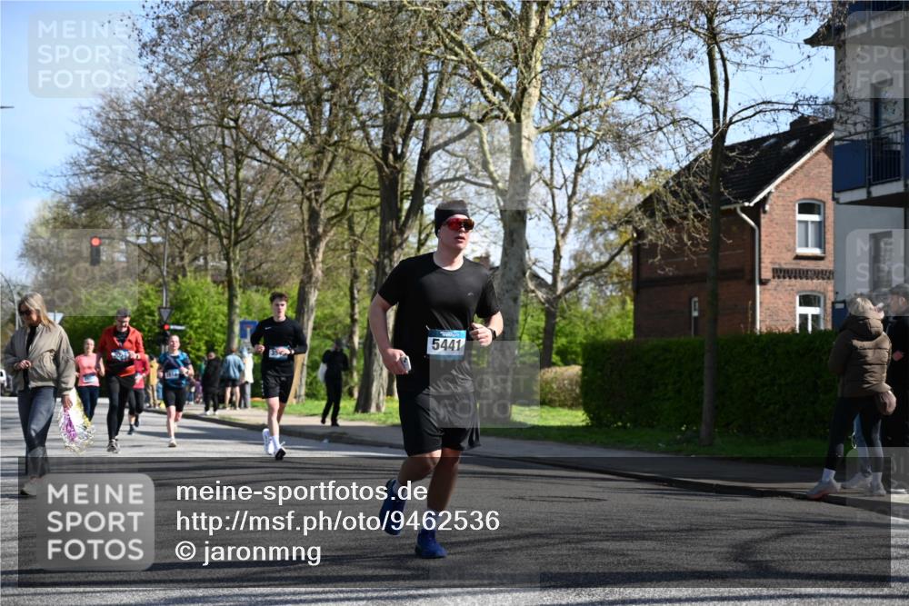 12.04.2026 - 45. Internationalen Wilhelmsburger Insellauf J. Mangold http://msf.ph/oto/9462536 12.04.2026 10:49:37 Ziel 4715, 2392, 3036, 2048, 3357, 2655, 5441, 3546, 2618, 2176, 2054, 3329, 3459, 4855, 4929, 4929, 4634, 3186, 3326, 3556, 3228, 5041, 5033, 4435 meine-sportfotos.de