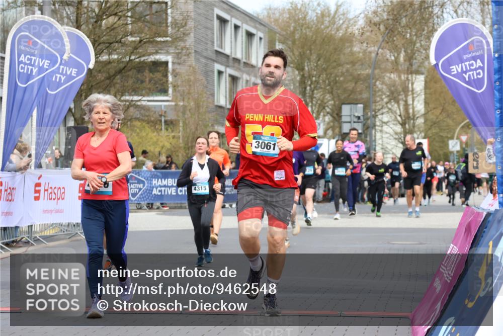 12.04.2026 - 45. Internationalen Wilhelmsburger Insellauf Strokosch-Dieckow http://msf.ph/oto/9462548 12.04.2026 13:17:36 Ziel 2670, 3061, 3281, 4315 meine-sportfotos.de