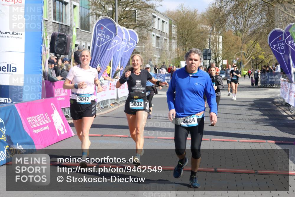 12.04.2026 - 45. Internationalen Wilhelmsburger Insellauf Strokosch-Dieckow http://msf.ph/oto/9462549 12.04.2026 11:10:59 Ziel 2346, 3884, 3847, 3832, 2199, 3715, 2585, 4334 meine-sportfotos.de