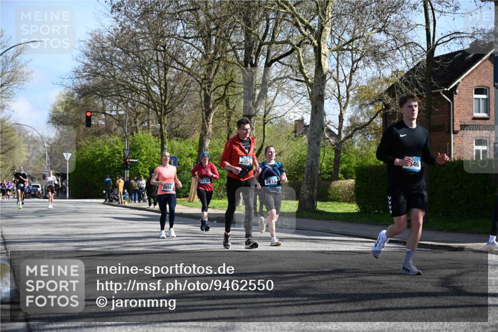 12.04.2026 - 45. Internationalen Wilhelmsburger Insellauf J. Mangold http://msf.ph/oto/9462550 12.04.2026 10:49:41 Ziel 3036, 2048, 3357, 2655, 5441, 3546, 2618, 2176, 2054, 3329, 3459, 4855, 4929, 4634, 3186, 3326, 3556, 3228, 5041, 5033, 4435, 2720, 3234, 3855 meine-sportfotos.de