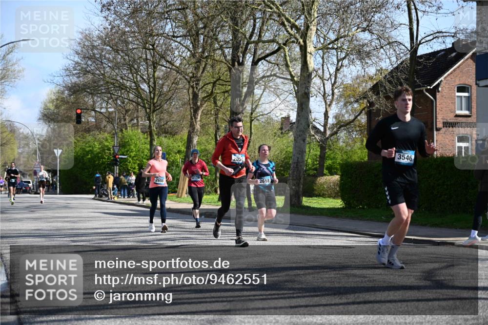 12.04.2026 - 45. Internationalen Wilhelmsburger Insellauf J. Mangold http://msf.ph/oto/9462551 12.04.2026 10:49:41 Ziel 3036, 2048, 3357, 2655, 5441, 3546, 2618, 2176, 2054, 3329, 3459, 4855, 4929, 4634, 3186, 3326, 3556, 3228, 5041, 5033, 4435, 2720, 3234, 3855 meine-sportfotos.de