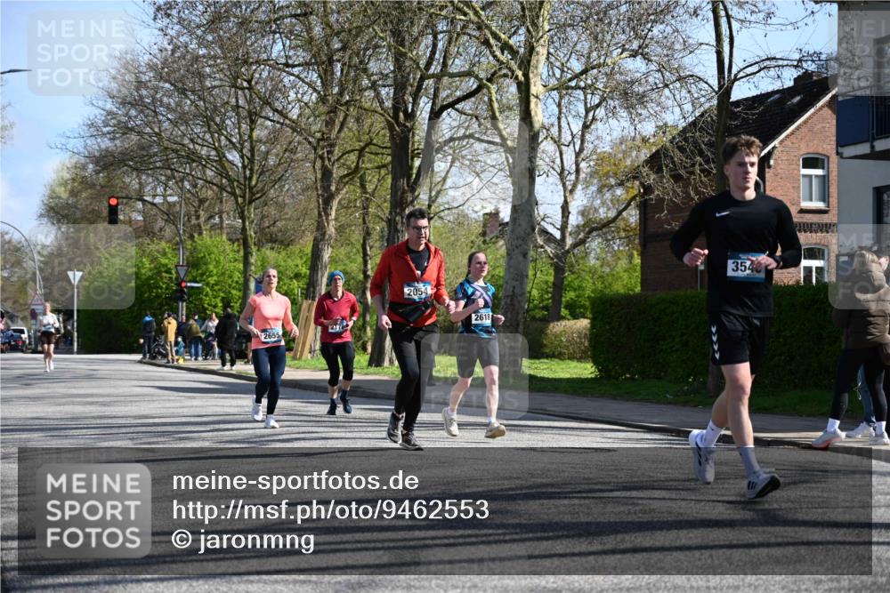 12.04.2026 - 45. Internationalen Wilhelmsburger Insellauf J. Mangold http://msf.ph/oto/9462553 12.04.2026 10:49:41 Ziel 3036, 2048, 3357, 2655, 5441, 3546, 2618, 2176, 2054, 3329, 3459, 4855, 4929, 4634, 3186, 3326, 3556, 3228, 5041, 5033, 4435, 2720, 3234, 3855 meine-sportfotos.de