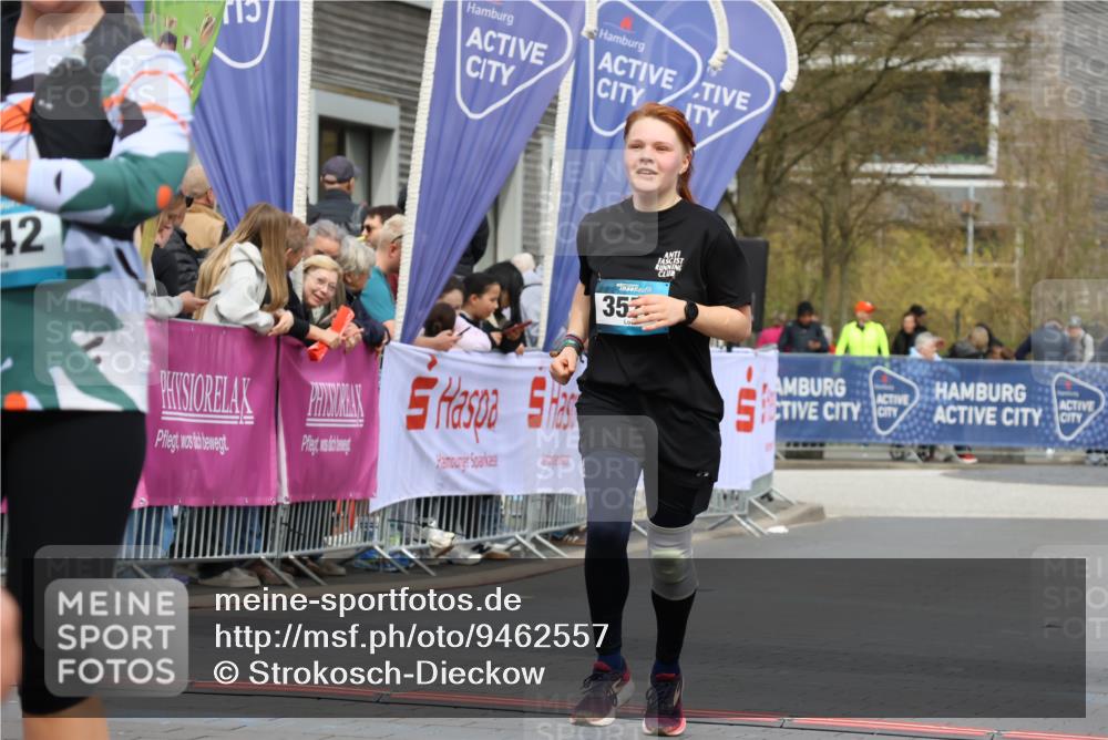 12.04.2026 - 45. Internationalen Wilhelmsburger Insellauf Strokosch-Dieckow http://msf.ph/oto/9462557 12.04.2026 13:17:31 Ziel 3886, 3097, 2942, 3575 meine-sportfotos.de