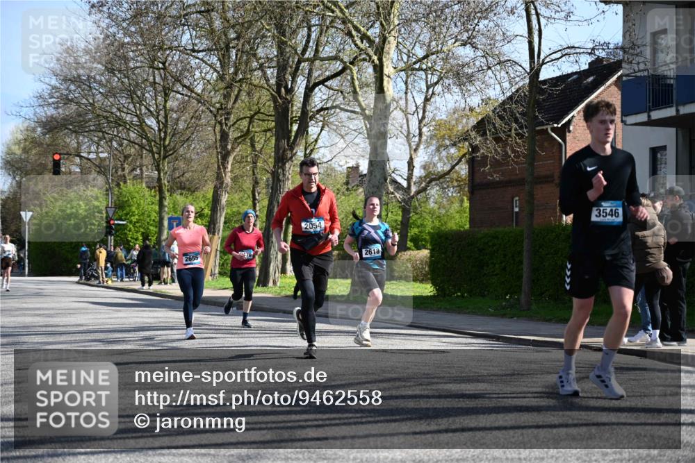 12.04.2026 - 45. Internationalen Wilhelmsburger Insellauf J. Mangold http://msf.ph/oto/9462558 12.04.2026 10:49:41 Ziel 3036, 2048, 3357, 2655, 5441, 3546, 2618, 2176, 2054, 3329, 3459, 4855, 4929, 4634, 3186, 3326, 3556, 3228, 5041, 5033, 4435, 2720, 3234, 3855 meine-sportfotos.de