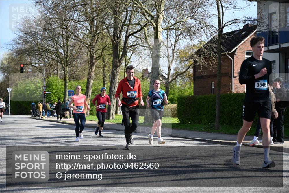 12.04.2026 - 45. Internationalen Wilhelmsburger Insellauf J. Mangold http://msf.ph/oto/9462560 12.04.2026 10:49:41 Ziel 3036, 2048, 3357, 2655, 5441, 3546, 2618, 2176, 2054, 3329, 3459, 4855, 4929, 4634, 3186, 3326, 3556, 3228, 5041, 5033, 4435, 2720, 3234, 3855 meine-sportfotos.de