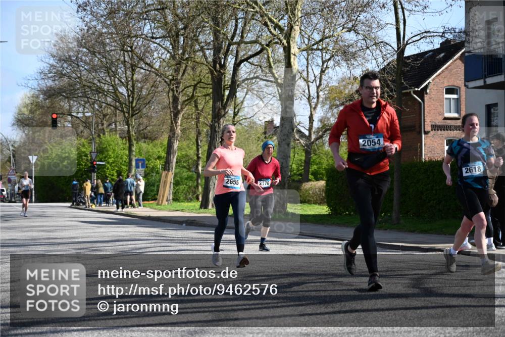 12.04.2026 - 45. Internationalen Wilhelmsburger Insellauf J. Mangold http://msf.ph/oto/9462576 12.04.2026 10:49:43 Ziel 3036, 2048, 3357, 2655, 5441, 3546, 2618, 2176, 2054, 3329, 3459, 4855, 4929, 4634, 4634, 3186, 3326, 3556, 3228, 5041, 5033, 4435, 2720, 3234, 3855 meine-sportfotos.de