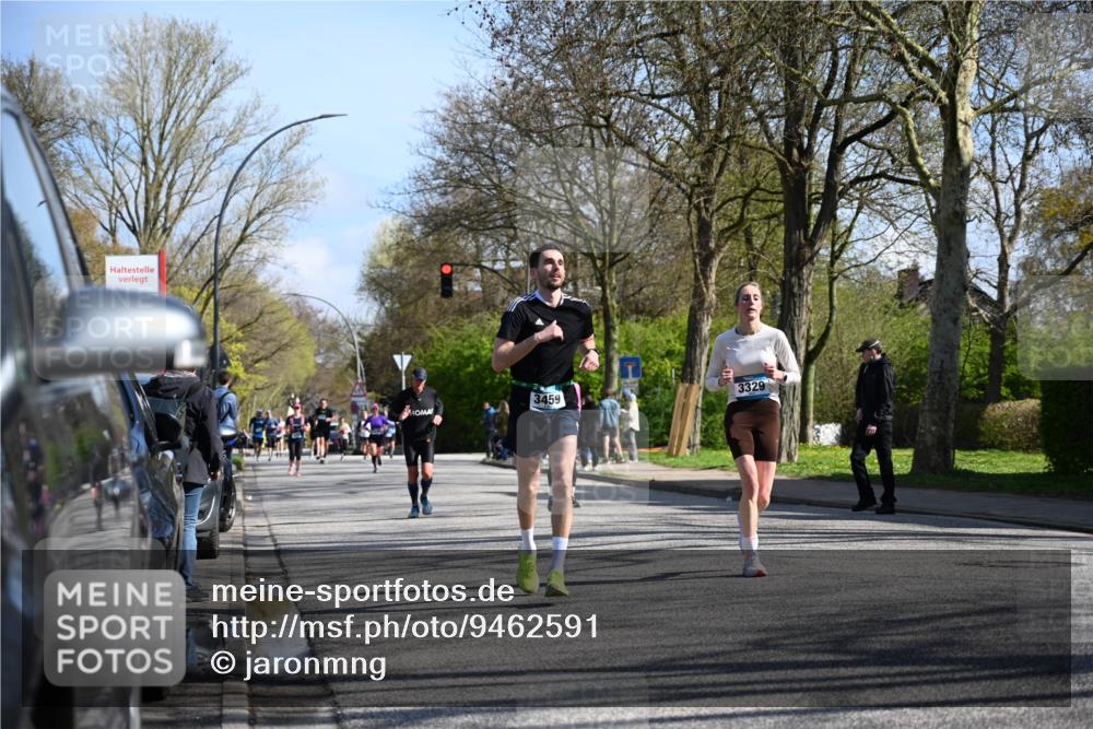 12.04.2026 - 45. Internationalen Wilhelmsburger Insellauf J. Mangold http://msf.ph/oto/9462591 12.04.2026 10:49:50 Ziel 2655, 5441, 3546, 2618, 2176, 2054, 3329, 3459, 4855, 4929, 4634, 3186, 3326, 3556, 3228, 5041, 5033, 4435, 2720, 2720, 3234, 3855, 2154, 3608 meine-sportfotos.de