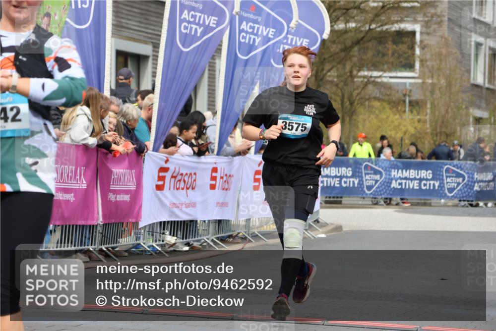 12.04.2026 - 45. Internationalen Wilhelmsburger Insellauf Strokosch-Dieckow http://msf.ph/oto/9462592 12.04.2026 13:17:30 Ziel 3886, 3097, 2942, 3575 meine-sportfotos.de