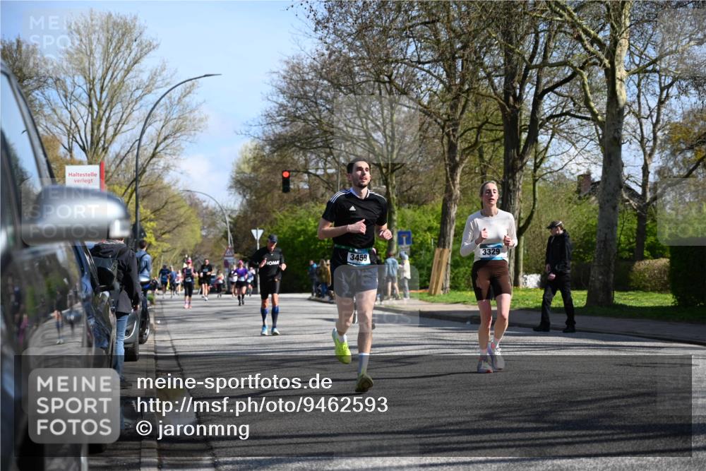 12.04.2026 - 45. Internationalen Wilhelmsburger Insellauf J. Mangold http://msf.ph/oto/9462593 12.04.2026 10:49:50 Ziel 2655, 5441, 3546, 2618, 2176, 2054, 3329, 3459, 4855, 4929, 4634, 3186, 3326, 3556, 3228, 5041, 5033, 4435, 2720, 2720, 3234, 3855, 2154, 3608 meine-sportfotos.de
