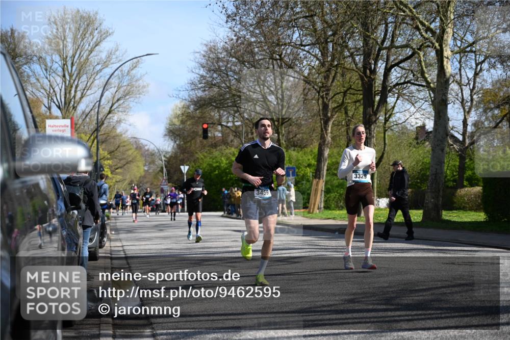12.04.2026 - 45. Internationalen Wilhelmsburger Insellauf J. Mangold http://msf.ph/oto/9462595 12.04.2026 10:49:50 Ziel 2655, 5441, 3546, 2618, 2176, 2054, 3329, 3459, 4855, 4929, 4634, 3186, 3326, 3556, 3228, 5041, 5033, 4435, 2720, 2720, 3234, 3855, 2154, 3608 meine-sportfotos.de