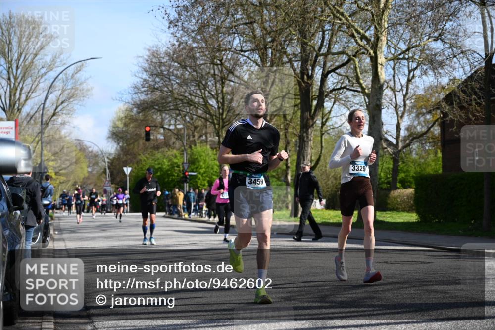 12.04.2026 - 45. Internationalen Wilhelmsburger Insellauf J. Mangold http://msf.ph/oto/9462602 12.04.2026 10:49:51 Ziel 2655, 5441, 3546, 2618, 2176, 2054, 3329, 3459, 4855, 4929, 4634, 3186, 3326, 3556, 3228, 5041, 5033, 4435, 2720, 3234, 3234, 3855, 2154, 3608 meine-sportfotos.de