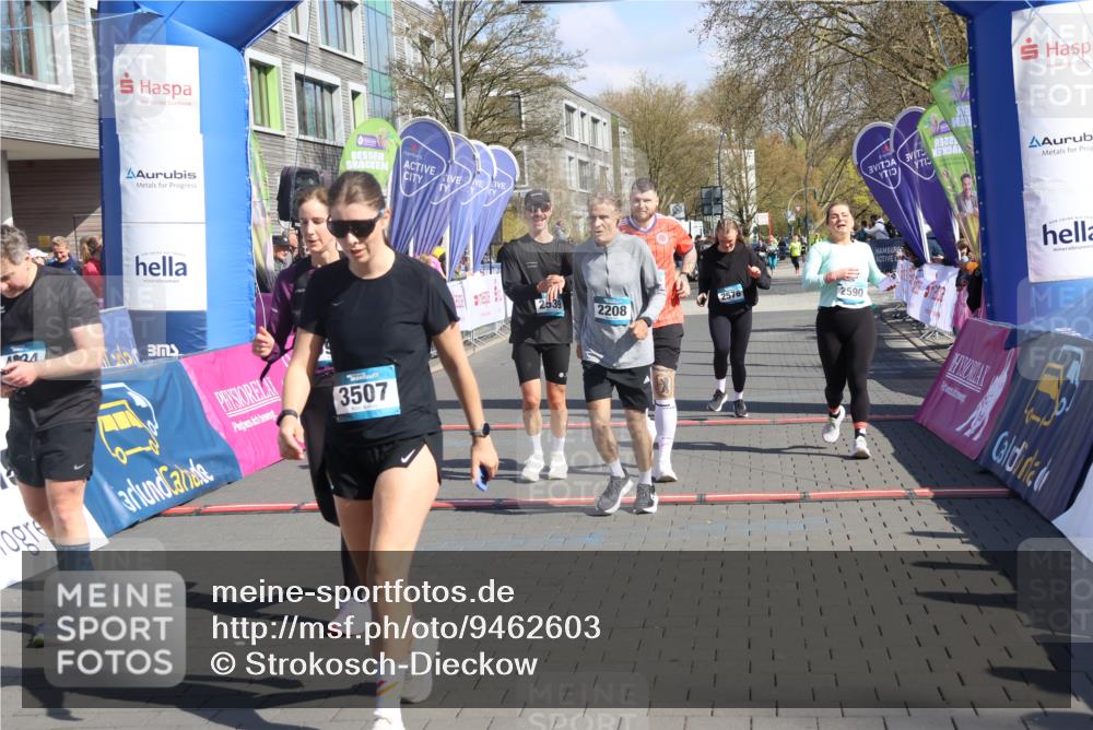 12.04.2026 - 45. Internationalen Wilhelmsburger Insellauf Strokosch-Dieckow http://msf.ph/oto/9462603 12.04.2026 11:11:10 Ziel 3507, 3913, 2208, 2539, 2513, 2590, 2576 meine-sportfotos.de