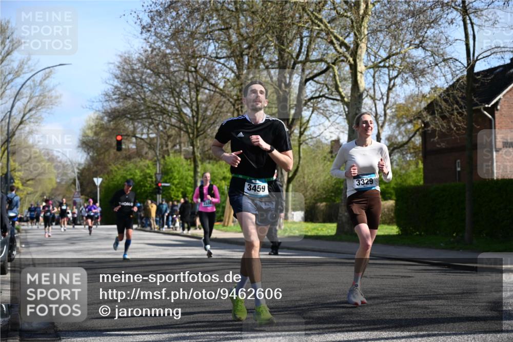 12.04.2026 - 45. Internationalen Wilhelmsburger Insellauf J. Mangold http://msf.ph/oto/9462606 12.04.2026 10:49:51 Ziel 2655, 5441, 3546, 2618, 2176, 2054, 3329, 3459, 4855, 4929, 4634, 3186, 3326, 3556, 3228, 5041, 5033, 4435, 2720, 3234, 3234, 3855, 2154, 3608 meine-sportfotos.de