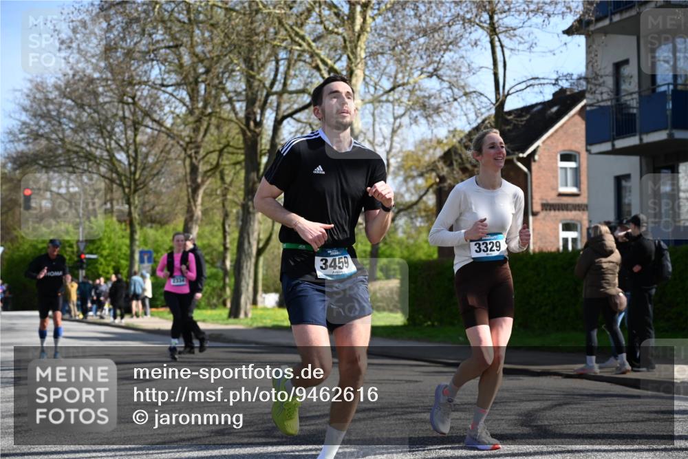 12.04.2026 - 45. Internationalen Wilhelmsburger Insellauf J. Mangold http://msf.ph/oto/9462616 12.04.2026 10:49:52 Ziel 2655, 5441, 3546, 2618, 2176, 2054, 3329, 3459, 4855, 4929, 4634, 3186, 3326, 3556, 3228, 5041, 5033, 4435, 2720, 3234, 3855, 2154, 3608 meine-sportfotos.de