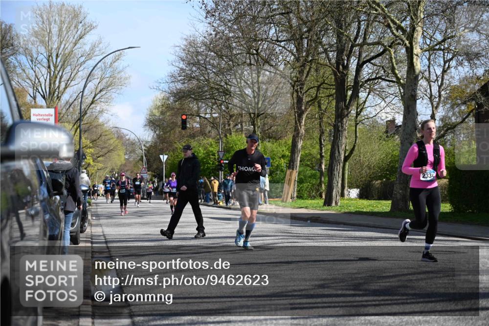 12.04.2026 - 45. Internationalen Wilhelmsburger Insellauf J. Mangold http://msf.ph/oto/9462623 12.04.2026 10:49:54 Ziel 5441, 3546, 2618, 2176, 2054, 3329, 3459, 4855, 4929, 4634, 3186, 3326, 3556, 3228, 5041, 5033, 4435, 2720, 3234, 3855, 2154, 3608 meine-sportfotos.de