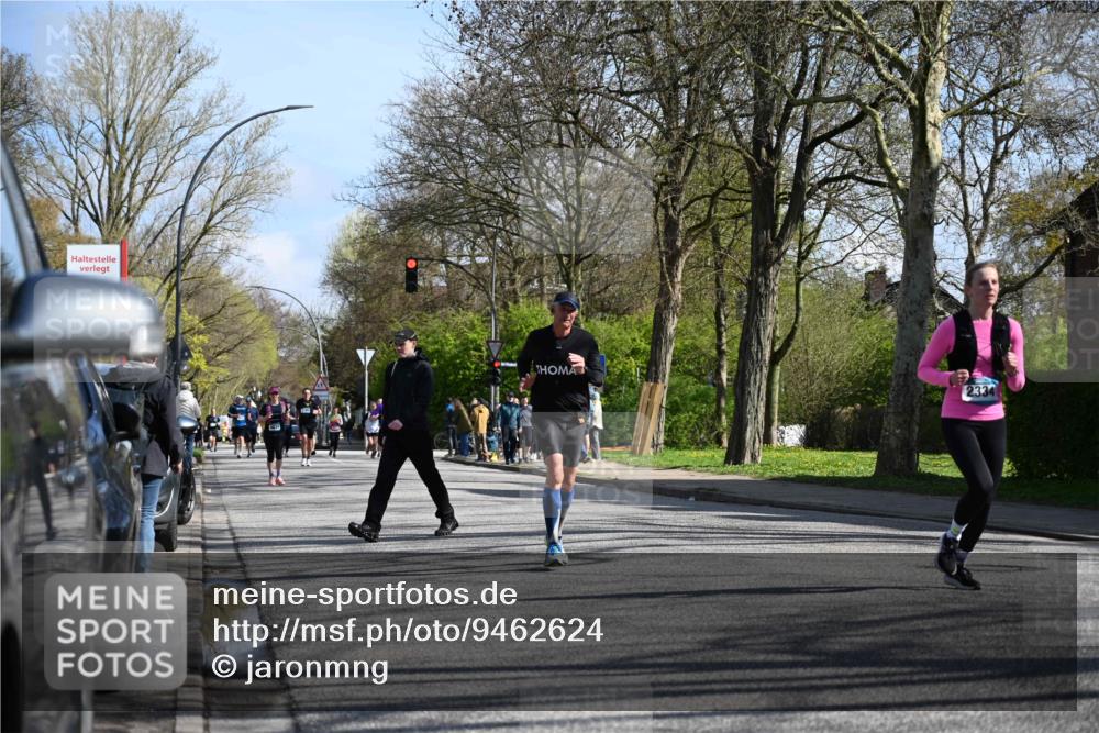 12.04.2026 - 45. Internationalen Wilhelmsburger Insellauf J. Mangold http://msf.ph/oto/9462624 12.04.2026 10:49:54 Ziel 5441, 3546, 2618, 2176, 2054, 3329, 3459, 4855, 4929, 4634, 3186, 3326, 3556, 3228, 5041, 5033, 4435, 2720, 3234, 3855, 2154, 3608 meine-sportfotos.de