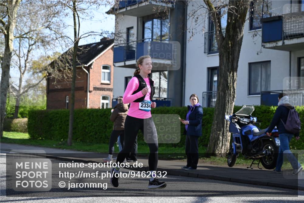12.04.2026 - 45. Internationalen Wilhelmsburger Insellauf J. Mangold http://msf.ph/oto/9462632 12.04.2026 10:49:55 Ziel 2618, 2176, 2054, 3329, 3459, 4855, 4929, 4634, 4634, 3186, 3326, 3556, 3228, 5041, 5033, 4435, 2720, 3234, 3855, 2154, 3608 meine-sportfotos.de