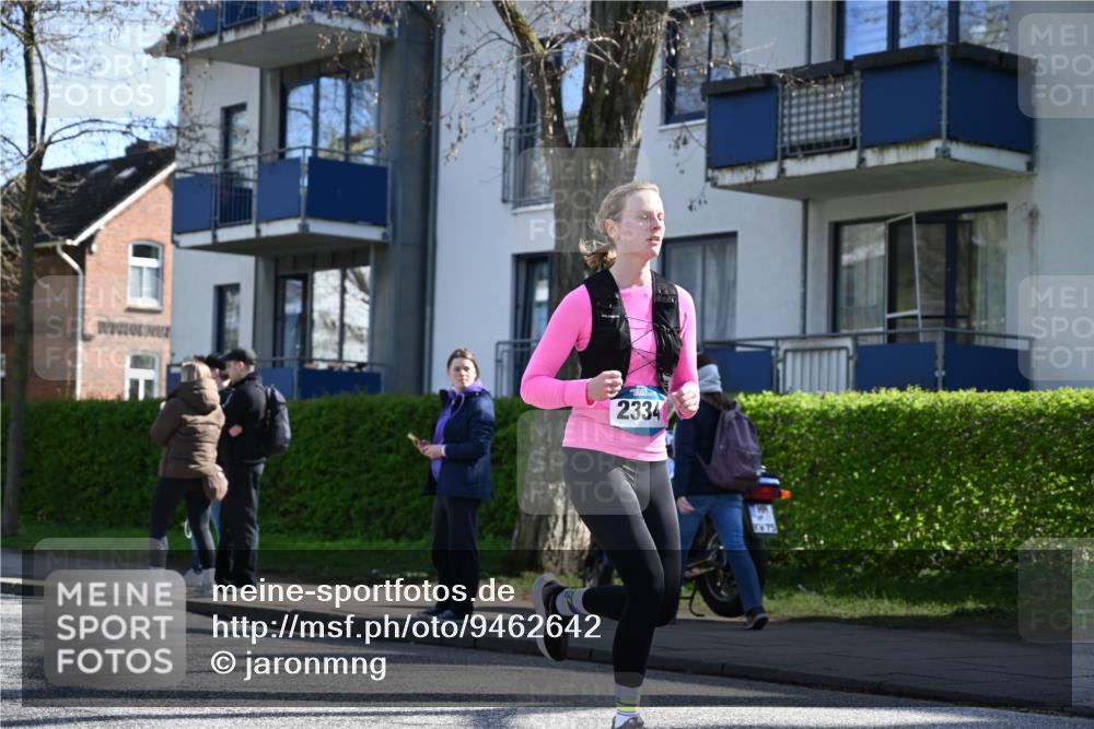 12.04.2026 - 45. Internationalen Wilhelmsburger Insellauf J. Mangold http://msf.ph/oto/9462642 12.04.2026 10:49:55 Ziel 2618, 2176, 2054, 3329, 3459, 4855, 4929, 4634, 4634, 3186, 3326, 3556, 3228, 5041, 5033, 4435, 2720, 3234, 3855, 2154, 3608 meine-sportfotos.de