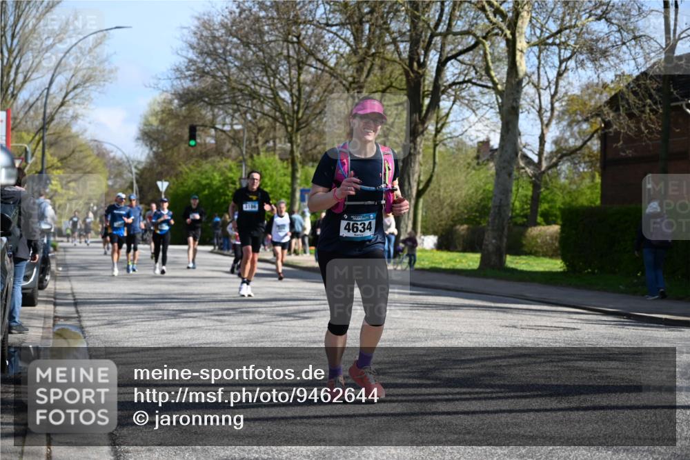 12.04.2026 - 45. Internationalen Wilhelmsburger Insellauf J. Mangold http://msf.ph/oto/9462644 12.04.2026 10:50:04 Ziel 4855, 4929, 4634, 3186, 3326, 3556, 3228, 5041, 5033, 4435, 2720, 3234, 3855, 2154, 3608, 4903, 2496 meine-sportfotos.de