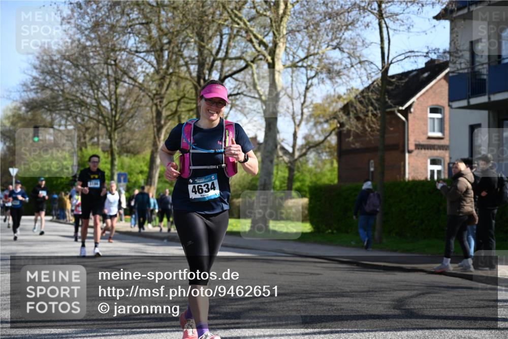 12.04.2026 - 45. Internationalen Wilhelmsburger Insellauf J. Mangold http://msf.ph/oto/9462651 12.04.2026 10:50:05 Ziel 4855, 4929, 4634, 3186, 3326, 3556, 3228, 5041, 5033, 4435, 2720, 3234, 3855, 3855, 2154, 3608, 4903, 2496, 2198, 2197 meine-sportfotos.de