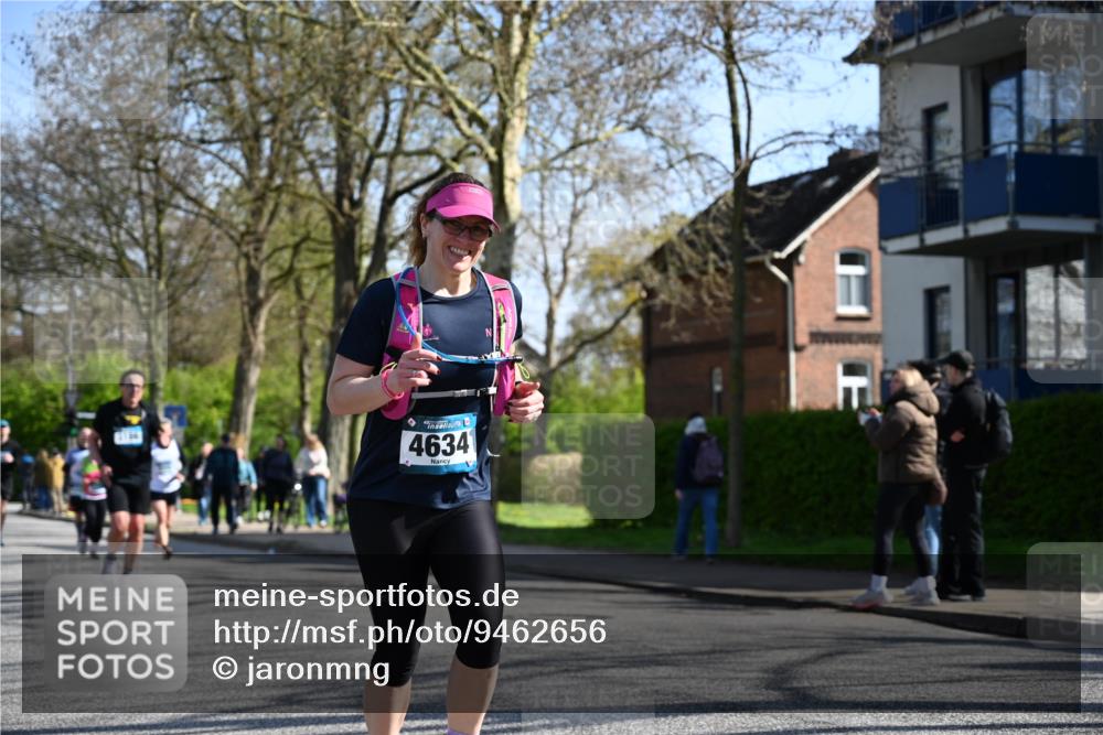 12.04.2026 - 45. Internationalen Wilhelmsburger Insellauf J. Mangold http://msf.ph/oto/9462656 12.04.2026 10:50:05 Ziel 4855, 4929, 4634, 3186, 3326, 3556, 3228, 5041, 5033, 4435, 2720, 3234, 3855, 3855, 2154, 3608, 4903, 2496, 2198, 2197 meine-sportfotos.de