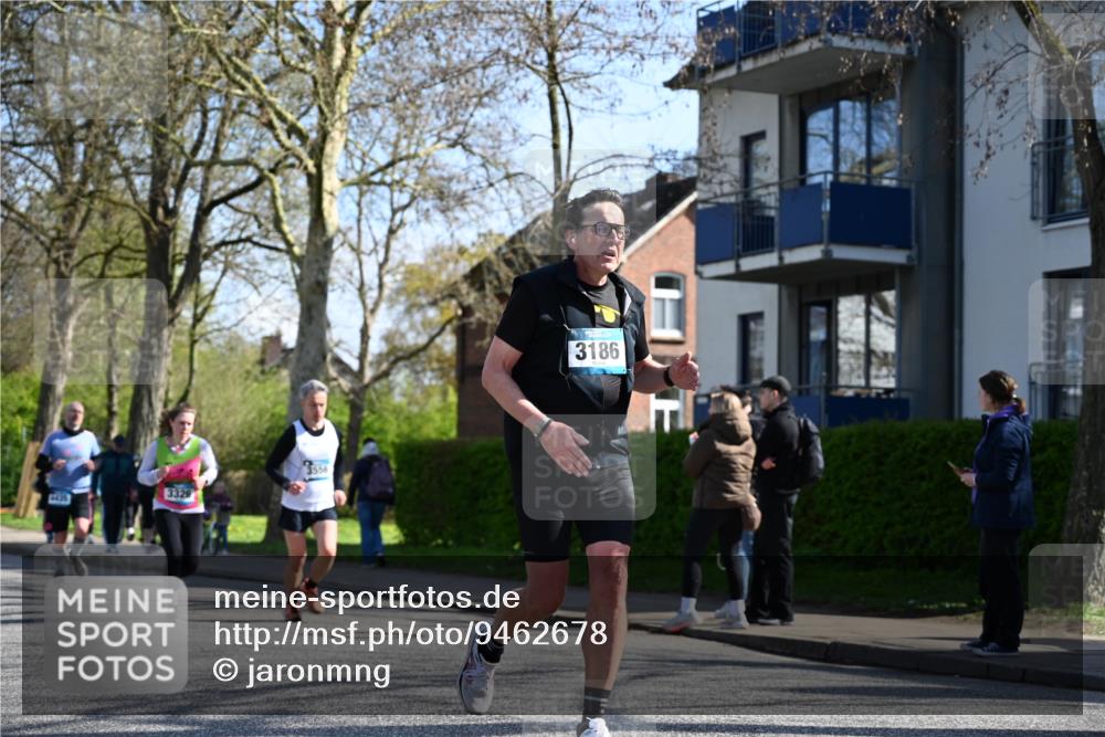 12.04.2026 - 45. Internationalen Wilhelmsburger Insellauf J. Mangold http://msf.ph/oto/9462678 12.04.2026 10:50:08 Ziel 4855, 4929, 4634, 3186, 3326, 3556, 3228, 5041, 5033, 4435, 2720, 3234, 3855, 2154, 3608, 4903, 2496, 2198, 2197 meine-sportfotos.de