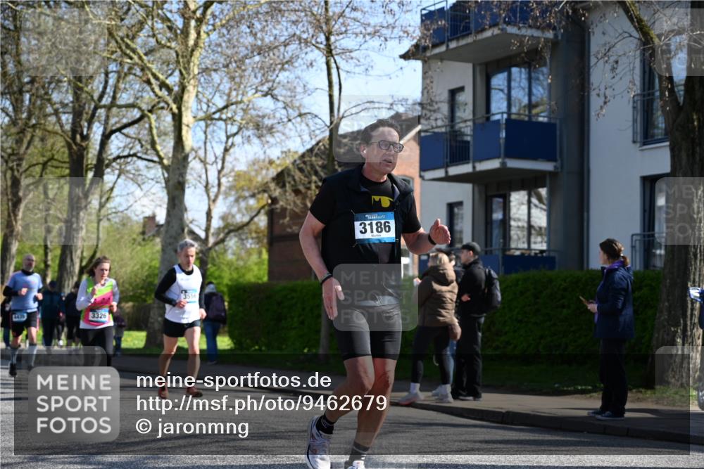 12.04.2026 - 45. Internationalen Wilhelmsburger Insellauf J. Mangold http://msf.ph/oto/9462679 12.04.2026 10:50:08 Ziel 4855, 4929, 4634, 3186, 3326, 3556, 3228, 5041, 5033, 4435, 2720, 3234, 3855, 2154, 3608, 4903, 2496, 2198, 2197 meine-sportfotos.de