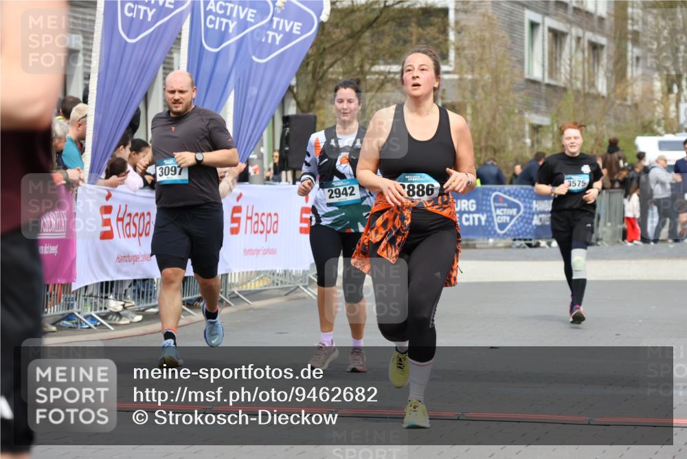 12.04.2026 - 45. Internationalen Wilhelmsburger Insellauf Strokosch-Dieckow http://msf.ph/oto/9462682 12.04.2026 13:17:26 Ziel 5487, 3040, 4752, 3886, 3097, 2942, 3575 meine-sportfotos.de