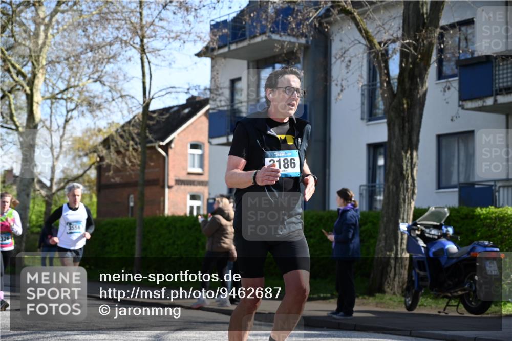 12.04.2026 - 45. Internationalen Wilhelmsburger Insellauf J. Mangold http://msf.ph/oto/9462687 12.04.2026 10:50:09 Ziel 4855, 4929, 4634, 3186, 3326, 3556, 3228, 5041, 5033, 4435, 2720, 3234, 3855, 2154, 3608, 4903, 4903, 2496, 2198, 2197 meine-sportfotos.de