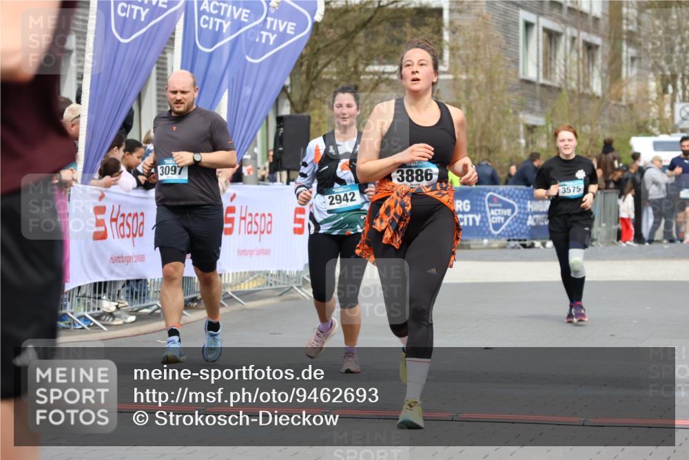 12.04.2026 - 45. Internationalen Wilhelmsburger Insellauf Strokosch-Dieckow http://msf.ph/oto/9462693 12.04.2026 13:17:26 Ziel 5487, 3040, 4752, 3886, 3097, 2942, 3575 meine-sportfotos.de