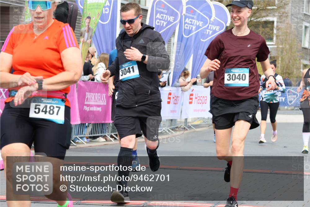 12.04.2026 - 45. Internationalen Wilhelmsburger Insellauf Strokosch-Dieckow http://msf.ph/oto/9462701 12.04.2026 13:17:24 Ziel 5487, 3040, 4752, 3886, 3097, 2942 meine-sportfotos.de