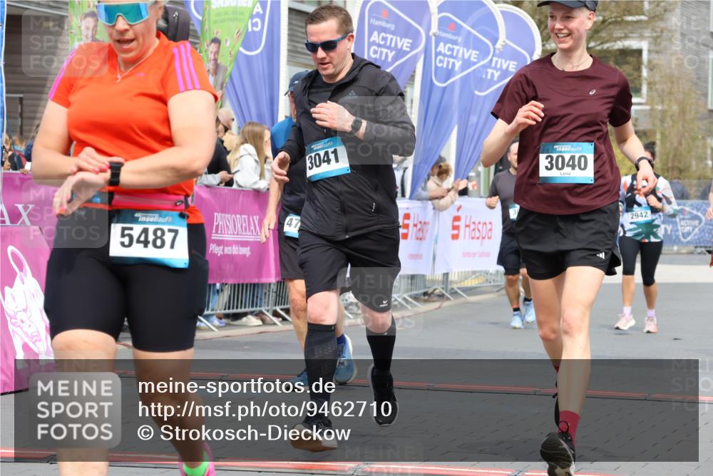 12.04.2026 - 45. Internationalen Wilhelmsburger Insellauf Strokosch-Dieckow http://msf.ph/oto/9462710 12.04.2026 13:17:24 Ziel 5487, 3040, 4752, 3886, 3097, 2942 meine-sportfotos.de