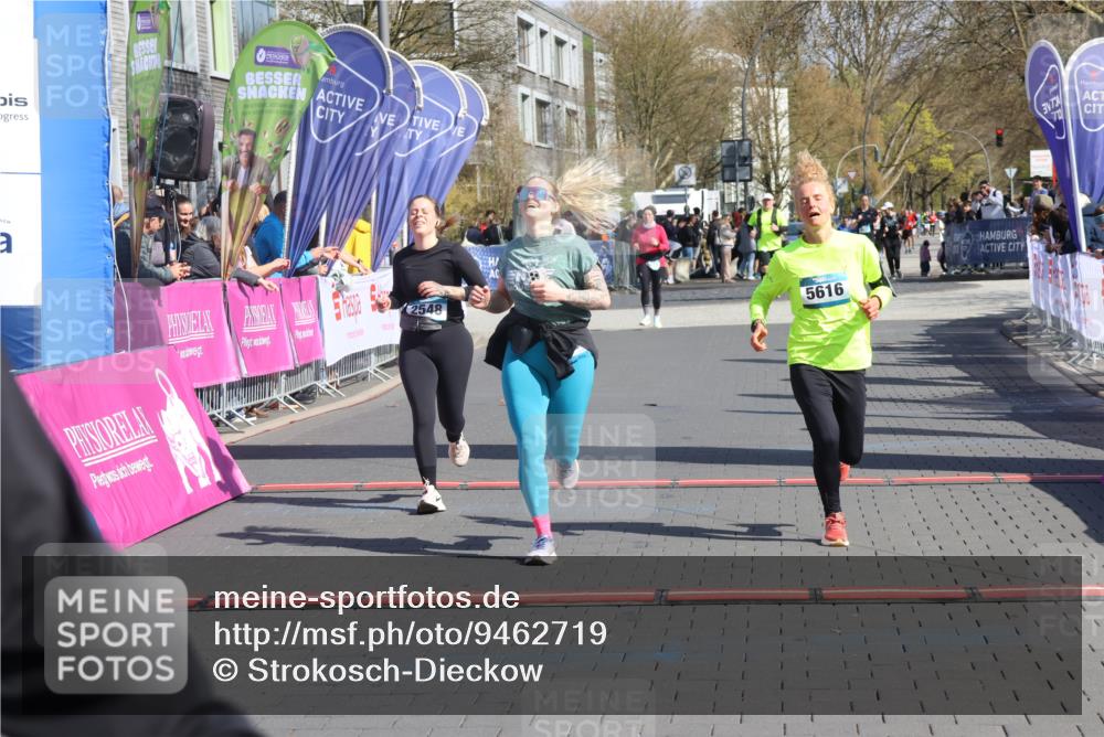 12.04.2026 - 45. Internationalen Wilhelmsburger Insellauf Strokosch-Dieckow http://msf.ph/oto/9462719 12.04.2026 11:11:30 Ziel 2320, 5616, 2548 meine-sportfotos.de