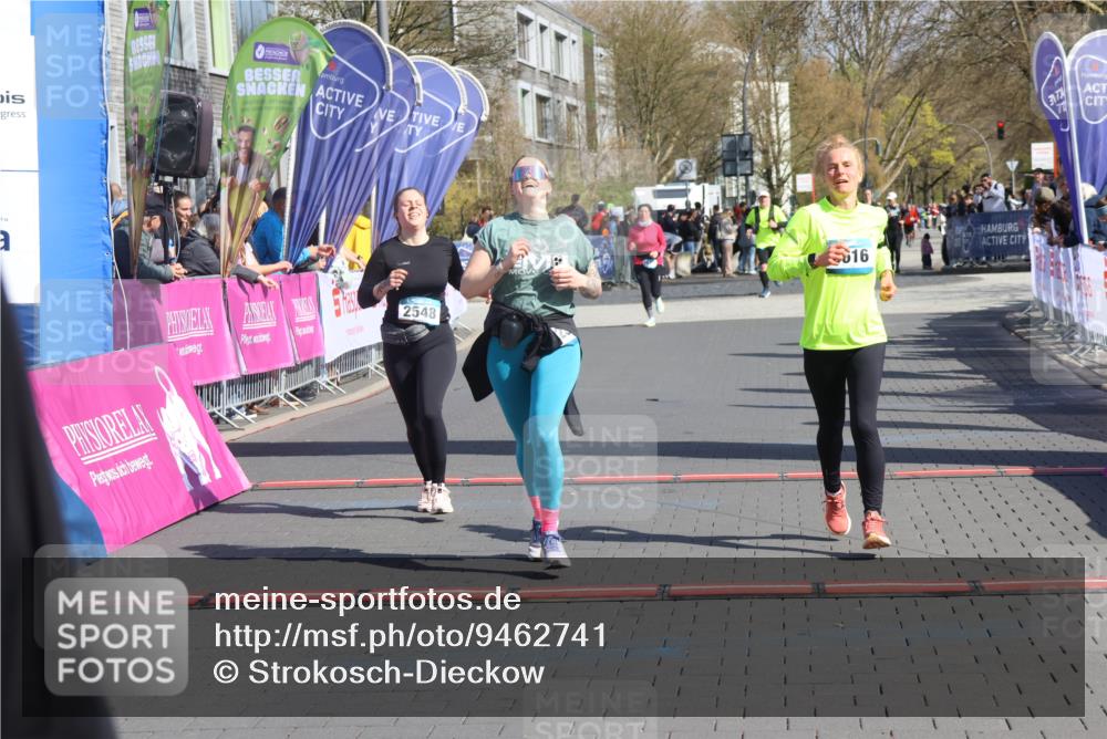 12.04.2026 - 45. Internationalen Wilhelmsburger Insellauf Strokosch-Dieckow http://msf.ph/oto/9462741 12.04.2026 11:11:30 Ziel 2320, 5616, 2548 meine-sportfotos.de