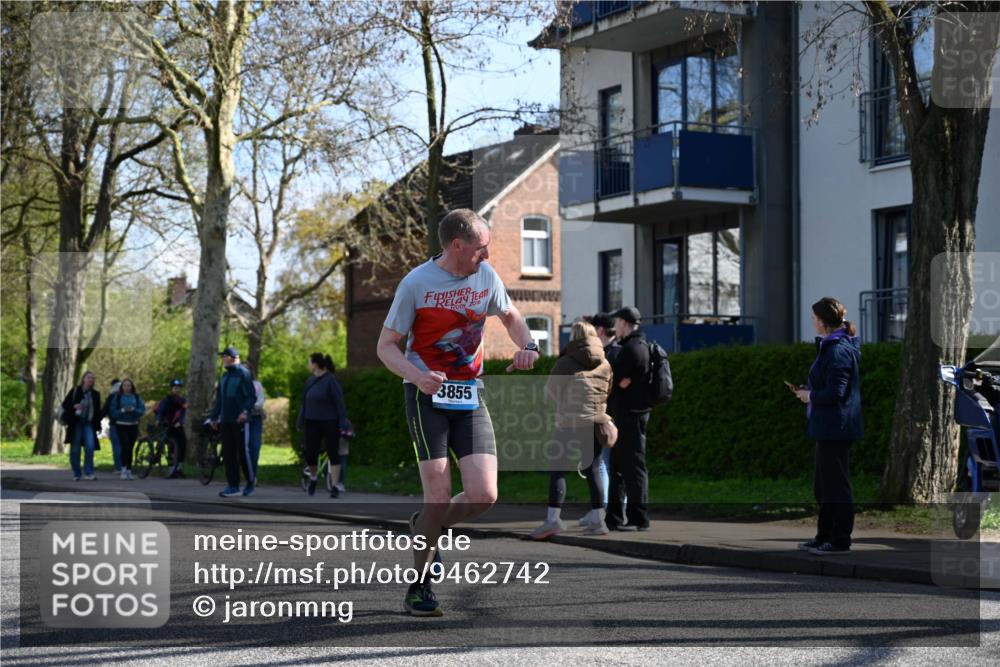 12.04.2026 - 45. Internationalen Wilhelmsburger Insellauf J. Mangold http://msf.ph/oto/9462742 12.04.2026 10:50:15 Ziel 4634, 3186, 3326, 3556, 3228, 5041, 5033, 4435, 2720, 3234, 3855, 2154, 3608, 4903, 2496, 2198, 2197 meine-sportfotos.de