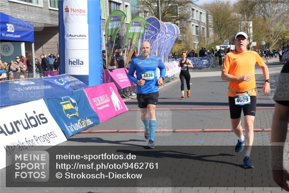 12.04.2026 - 45. Internationalen Wilhelmsburger Insellauf Strokosch-Dieckow http://msf.ph/oto/9462761 12.04.2026 10:52:55 Ziel 4689, 4836, 3291 meine-sportfotos.de