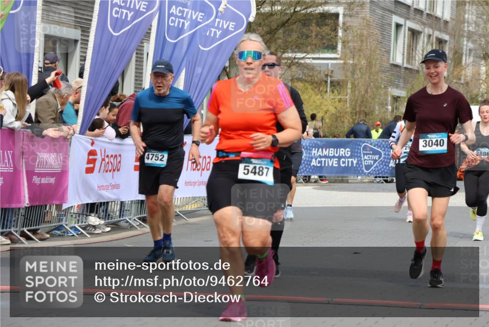 12.04.2026 - 45. Internationalen Wilhelmsburger Insellauf Strokosch-Dieckow http://msf.ph/oto/9462764 12.04.2026 13:17:22 Ziel 5487, 3040, 4752 meine-sportfotos.de