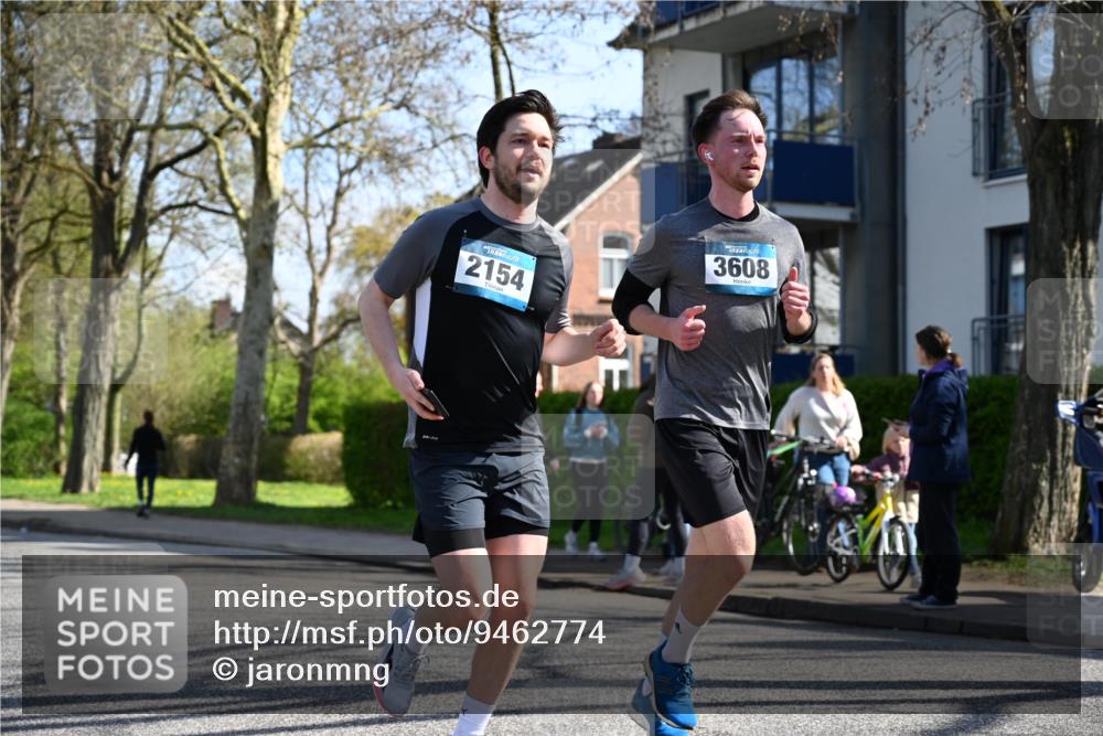12.04.2026 - 45. Internationalen Wilhelmsburger Insellauf J. Mangold http://msf.ph/oto/9462774 12.04.2026 10:50:25 Ziel 5033, 4435, 2720, 3234, 3855, 2154, 3608, 4903, 2496, 2198, 2197, 3039, 3550, 4659, 2935, 5823 meine-sportfotos.de