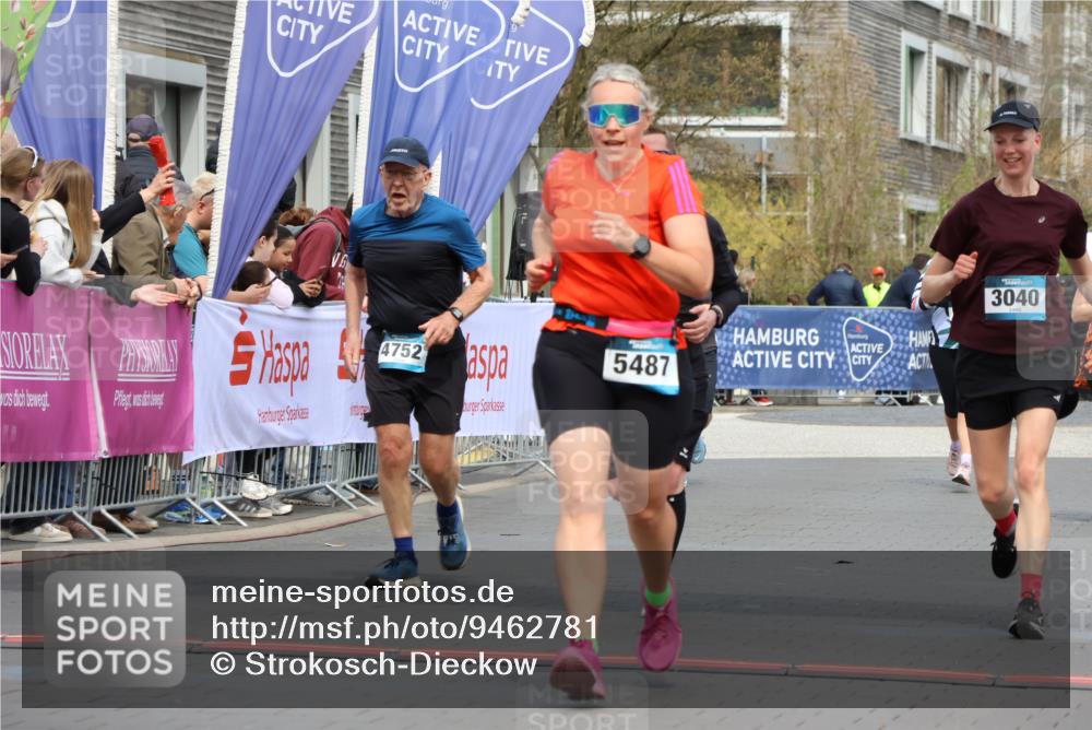 12.04.2026 - 45. Internationalen Wilhelmsburger Insellauf Strokosch-Dieckow http://msf.ph/oto/9462781 12.04.2026 13:17:22 Ziel 5487, 3040, 4752 meine-sportfotos.de