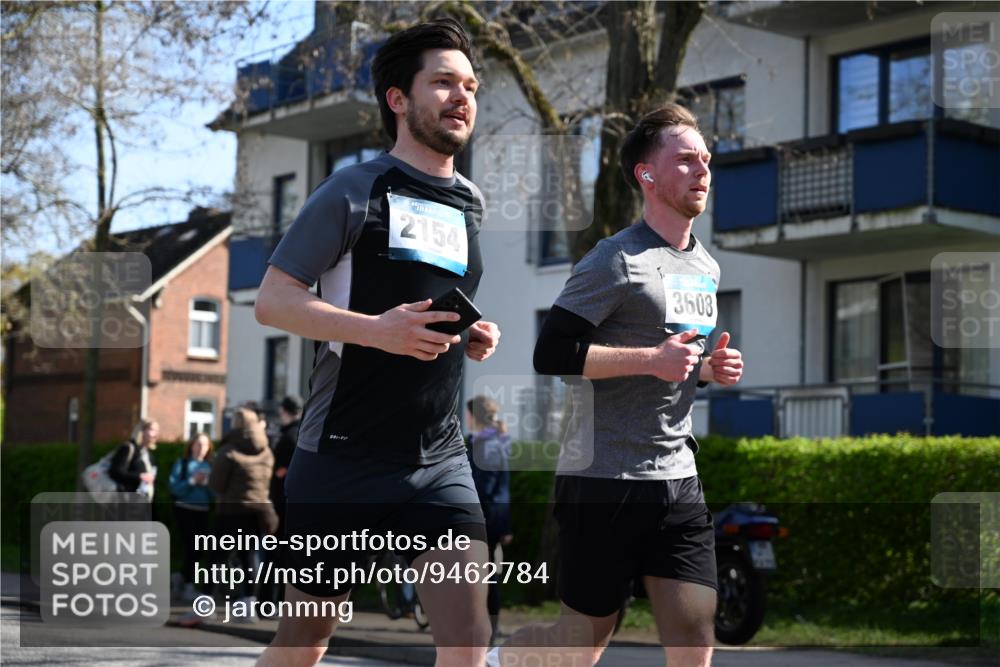 12.04.2026 - 45. Internationalen Wilhelmsburger Insellauf J. Mangold http://msf.ph/oto/9462784 12.04.2026 10:50:26 Ziel 4435, 2720, 3234, 3855, 2154, 3608, 4903, 2496, 2198, 2197, 3039, 3550, 4659, 2935, 5823 meine-sportfotos.de