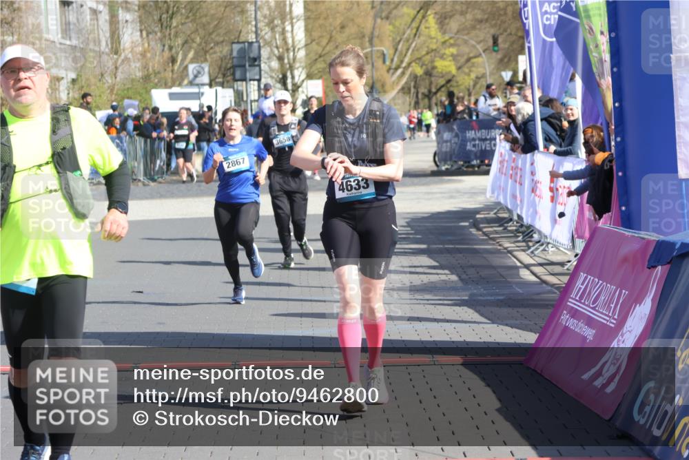 12.04.2026 - 45. Internationalen Wilhelmsburger Insellauf Strokosch-Dieckow http://msf.ph/oto/9462800 12.04.2026 11:11:42 Ziel 2673, 2326, 4633, 2867 meine-sportfotos.de