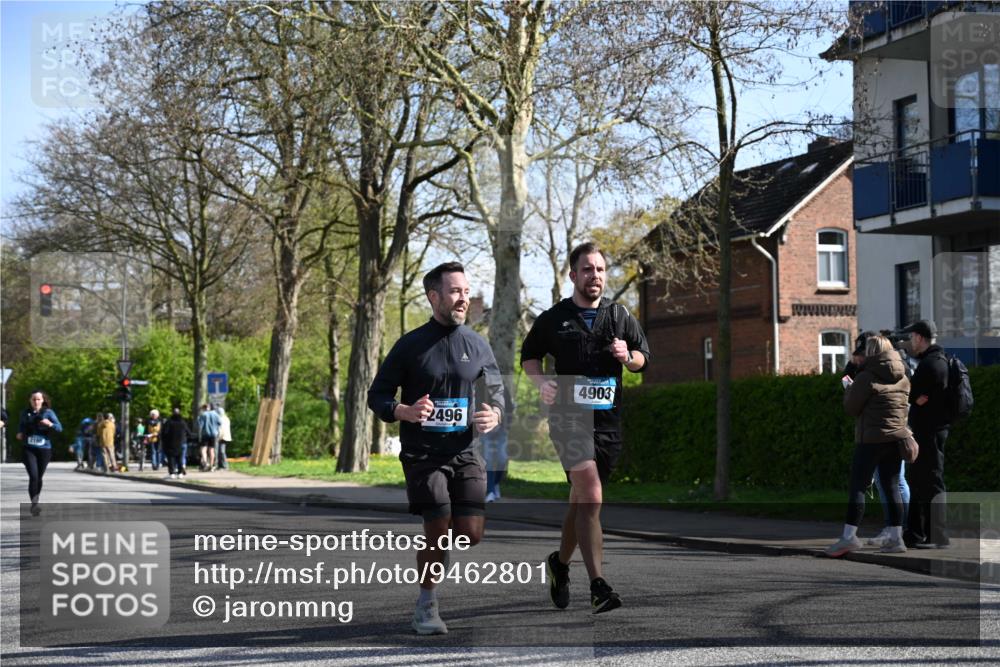 12.04.2026 - 45. Internationalen Wilhelmsburger Insellauf J. Mangold http://msf.ph/oto/9462801 12.04.2026 10:50:39 Ziel 4903, 2496, 2198, 2197, 3039, 3550, 4659, 2935, 5823, 2762, 2762, 5618, 4756, 2506, 3996, 5608, 2598 meine-sportfotos.de