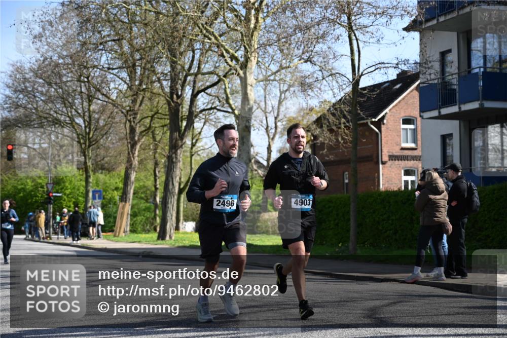 12.04.2026 - 45. Internationalen Wilhelmsburger Insellauf J. Mangold http://msf.ph/oto/9462802 12.04.2026 10:50:39 Ziel 4903, 2496, 2198, 2197, 3039, 3550, 4659, 2935, 5823, 2762, 2762, 5618, 4756, 2506, 3996, 5608, 2598 meine-sportfotos.de