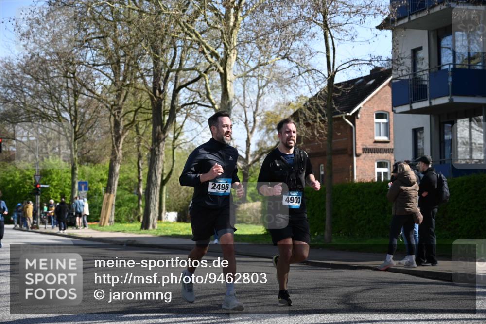12.04.2026 - 45. Internationalen Wilhelmsburger Insellauf J. Mangold http://msf.ph/oto/9462803 12.04.2026 10:50:39 Ziel 4903, 2496, 2198, 2197, 3039, 3550, 4659, 2935, 5823, 2762, 2762, 5618, 4756, 2506, 3996, 5608, 2598 meine-sportfotos.de
