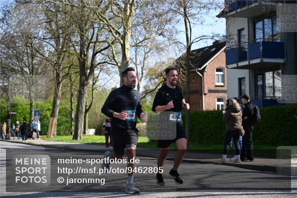 12.04.2026 - 45. Internationalen Wilhelmsburger Insellauf J. Mangold http://msf.ph/oto/9462805 12.04.2026 10:50:39 Ziel 4903, 2496, 2198, 2197, 3039, 3550, 4659, 2935, 5823, 2762, 2762, 5618, 4756, 2506, 3996, 5608, 2598 meine-sportfotos.de
