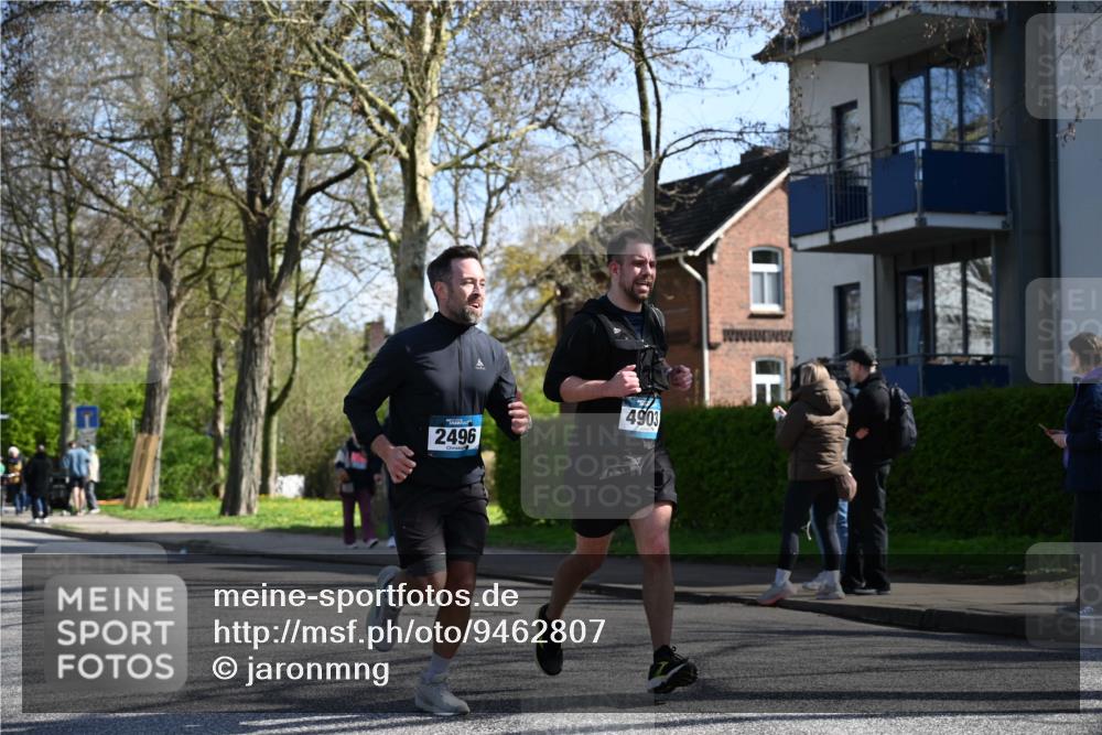 12.04.2026 - 45. Internationalen Wilhelmsburger Insellauf J. Mangold http://msf.ph/oto/9462807 12.04.2026 10:50:39 Ziel 4903, 2496, 2198, 2197, 3039, 3550, 4659, 2935, 5823, 2762, 2762, 5618, 4756, 2506, 3996, 5608, 2598 meine-sportfotos.de