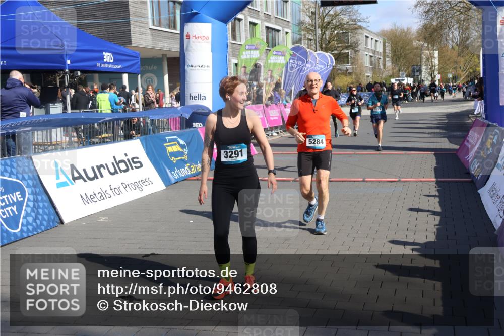 12.04.2026 - 45. Internationalen Wilhelmsburger Insellauf Strokosch-Dieckow http://msf.ph/oto/9462808 12.04.2026 10:53:02 Ziel 3291, 5284, 3577, 2625, 4008, 3237 meine-sportfotos.de